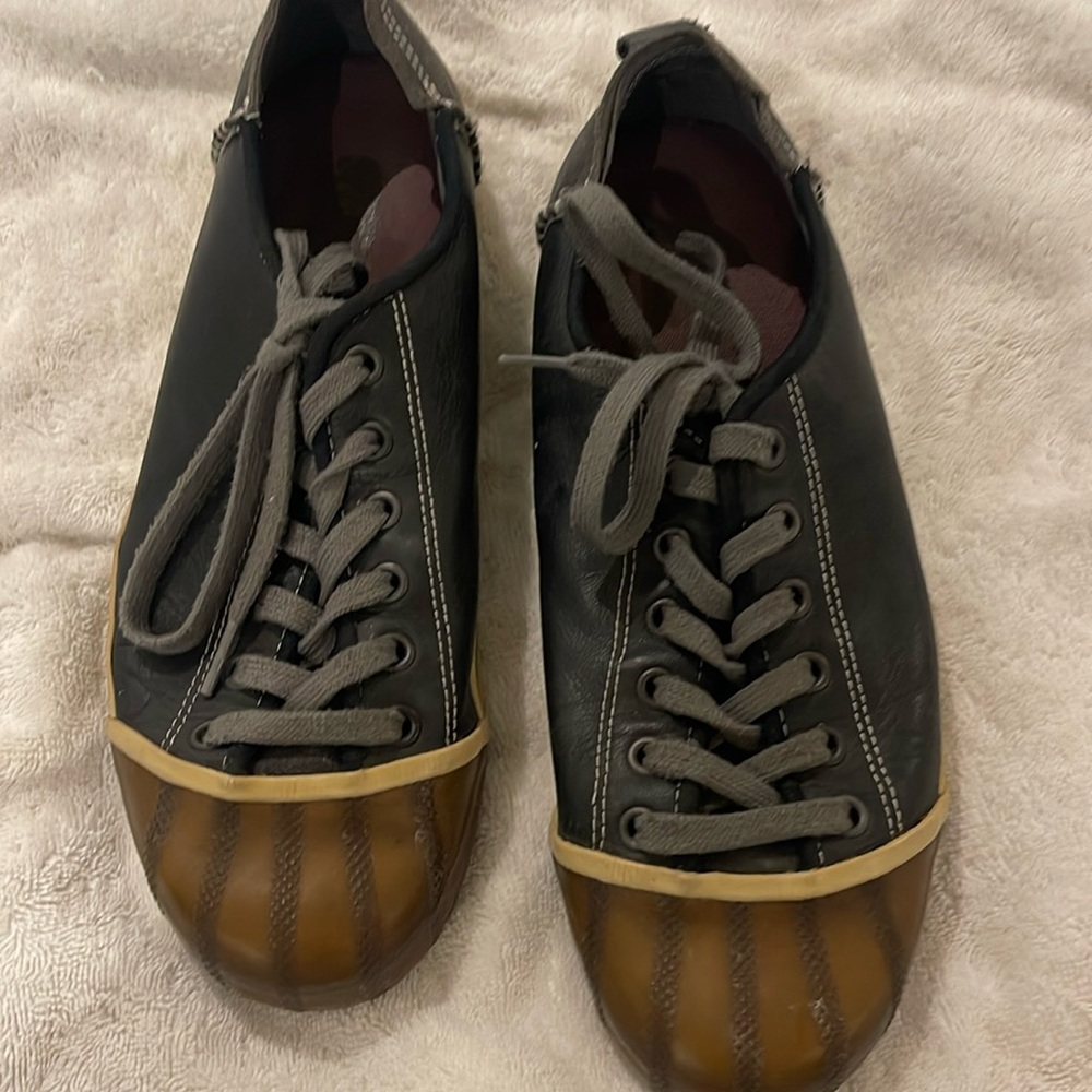 Sorel leather sneakers blue grey gum shoe tip size 11